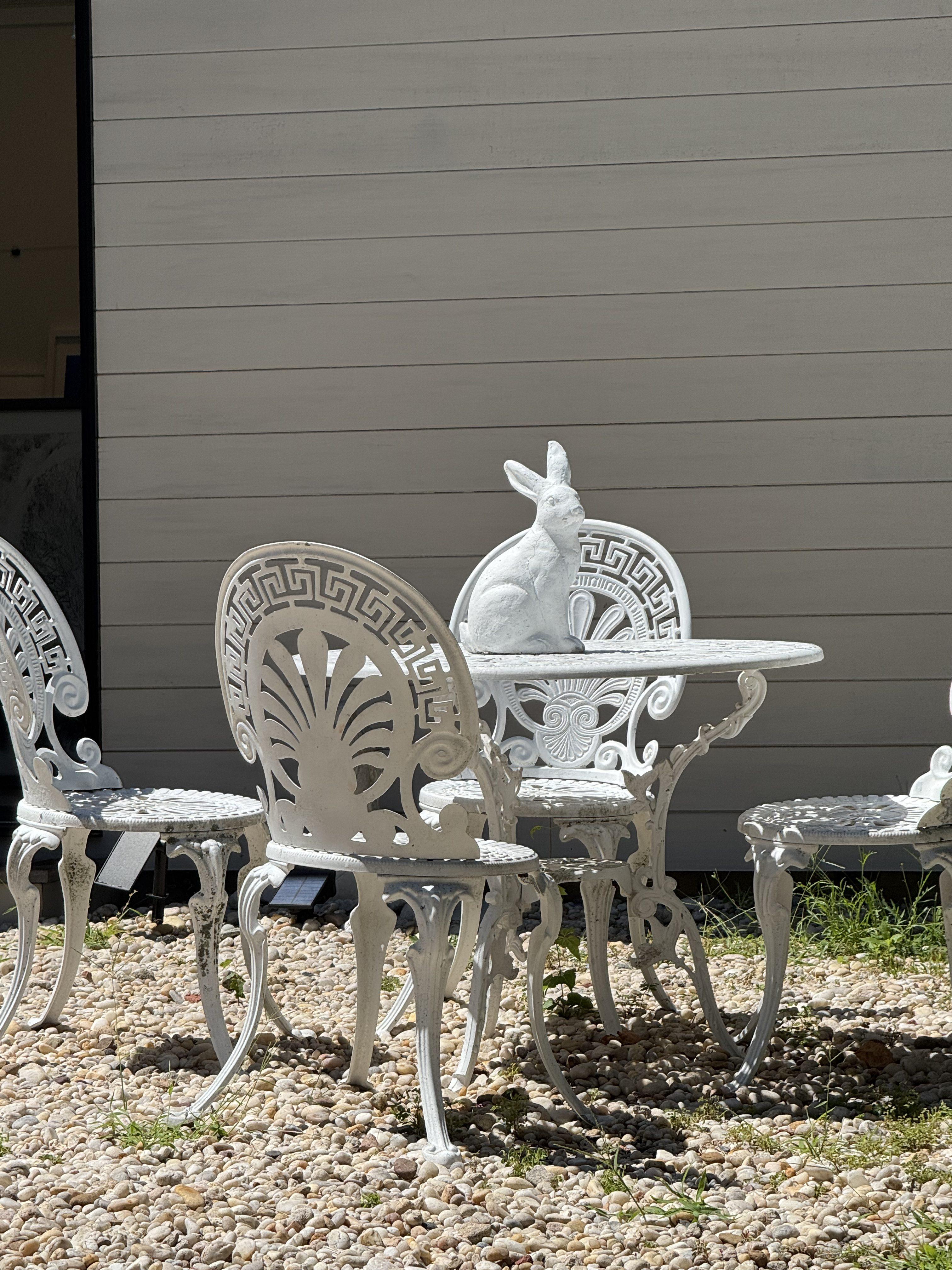 A visit to Shelter Island and a wonderful studio visit with artist Laurie Dolphin.