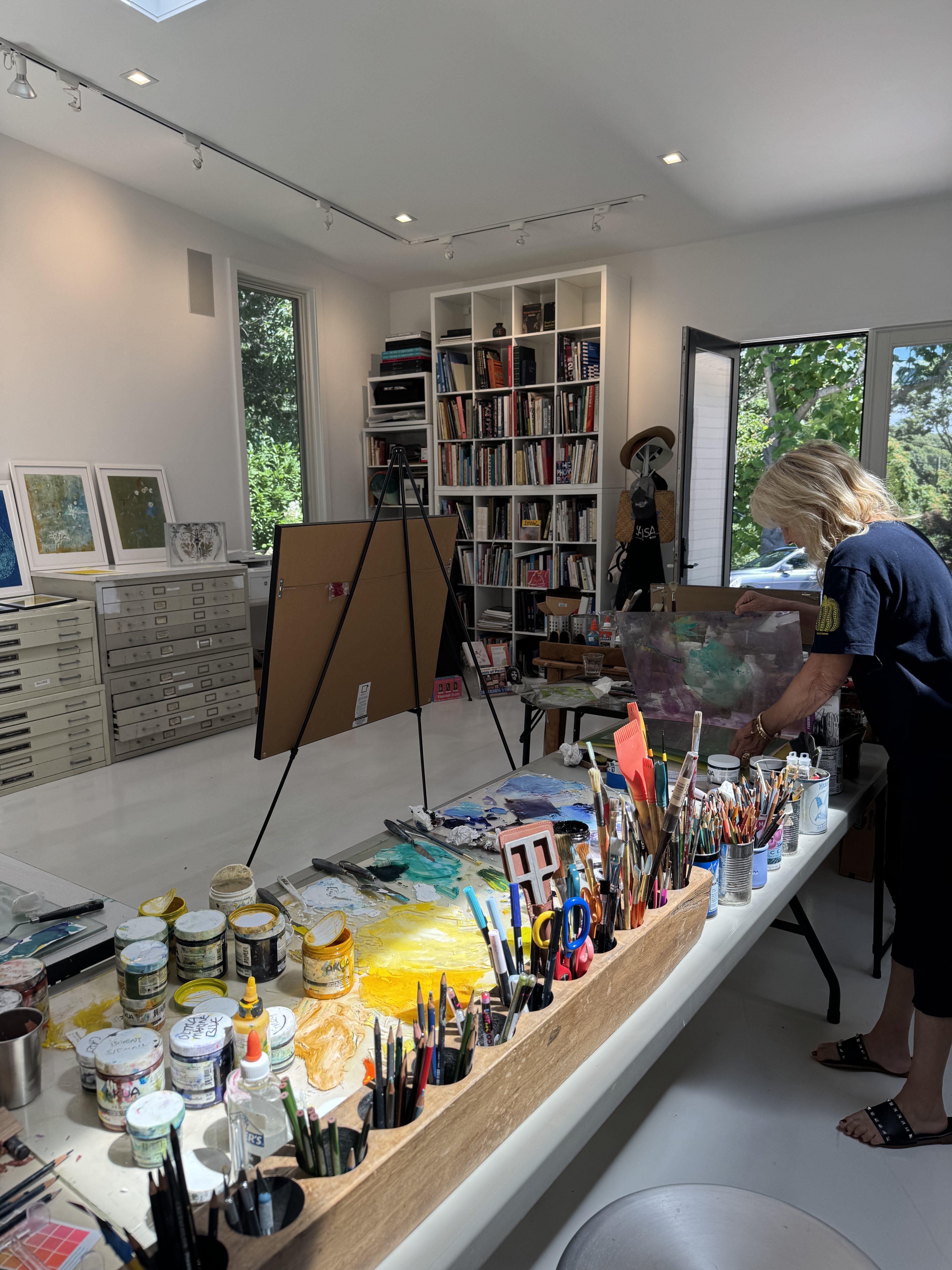A visit to Shelter Island and a wonderful studio visit with artist Laurie Dolphin.