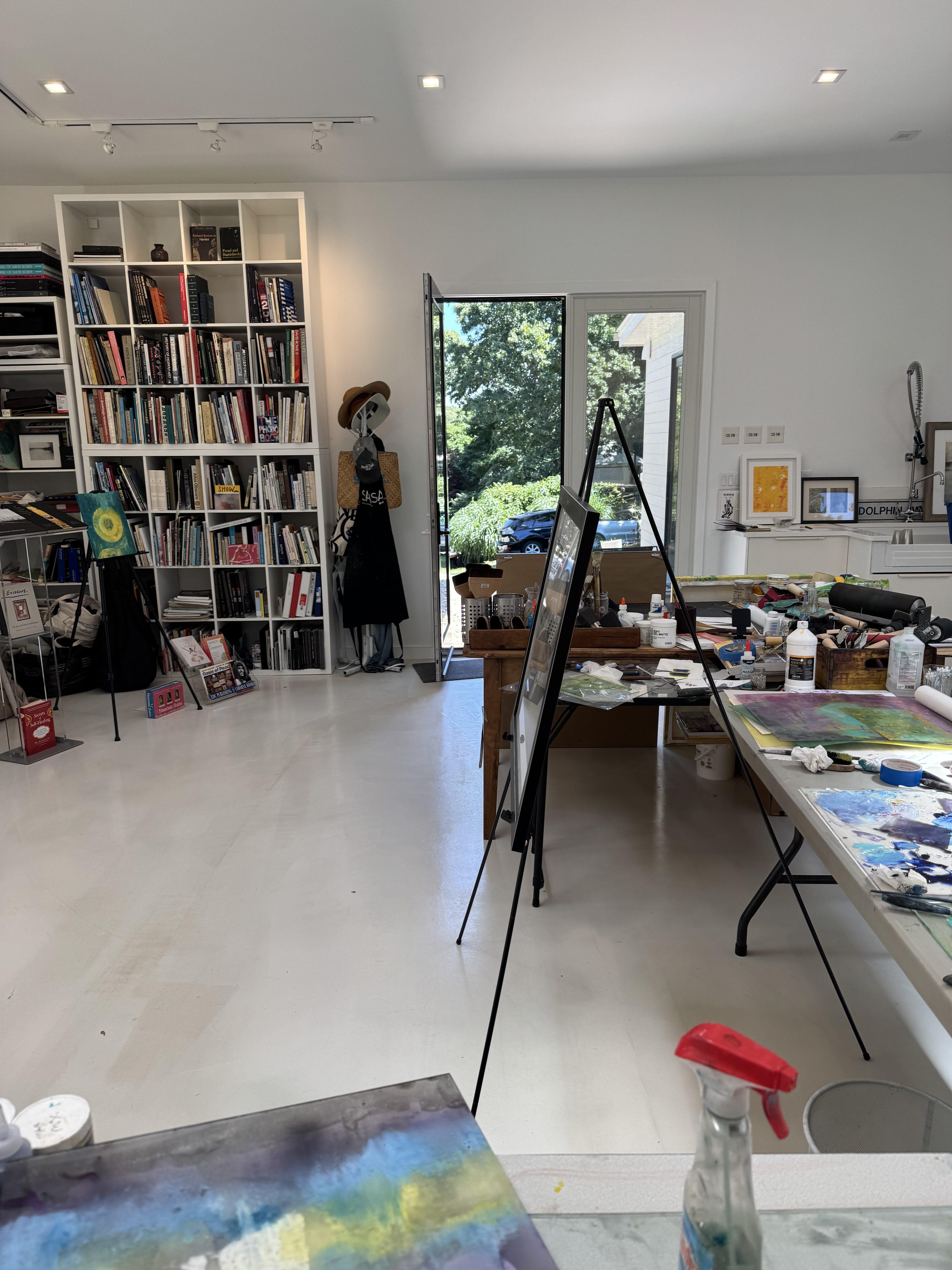 A visit to Shelter Island and a wonderful studio visit with artist Laurie Dolphin.
