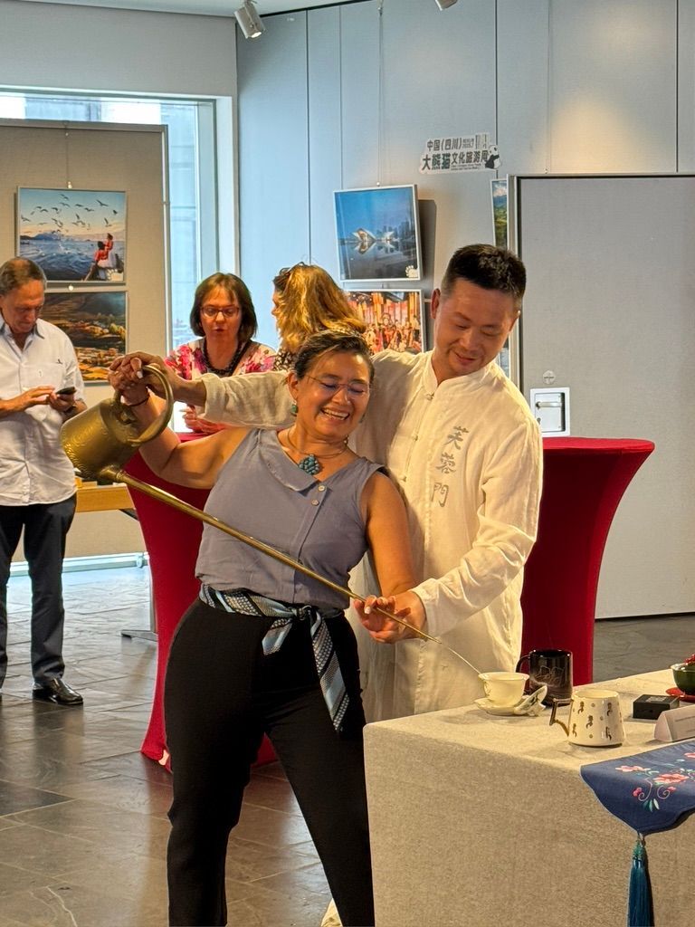 “Tea for Harmony – Yaji Cultural Salon” at the Chinese Cultural Center in Berlin